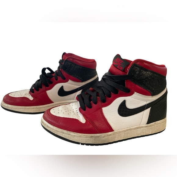 Nike Air Jordan 1 Retro High Satin Snake Red - Picture 2 of 4